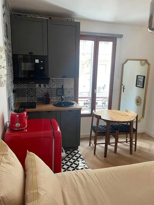Daire The Place To Be In Paris Fransa